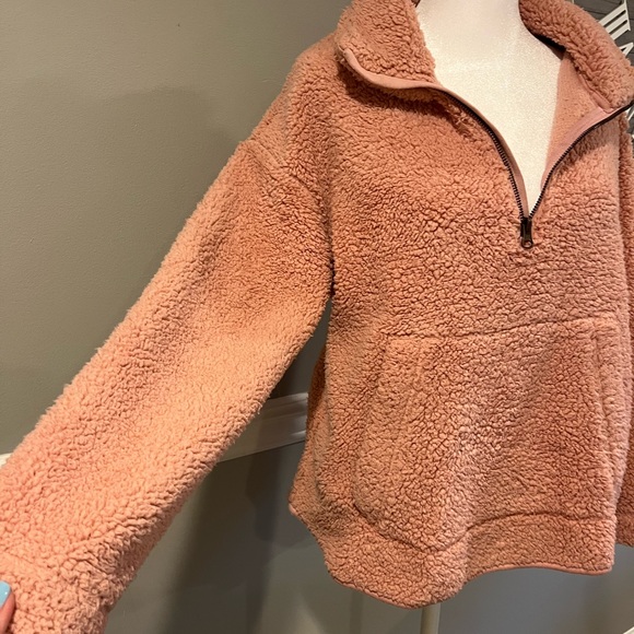 Old Navy Women's Sherpa - Size Small EXCELLENT condition No tag but neve… - Picture 2 of 8